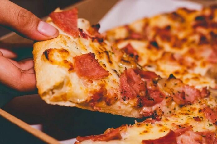 Pizza chứa nhiều tinh bột gây béo phì