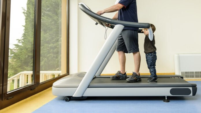 Tập thể dục cùng bé yêu là một cách gắn kết tình cảm
