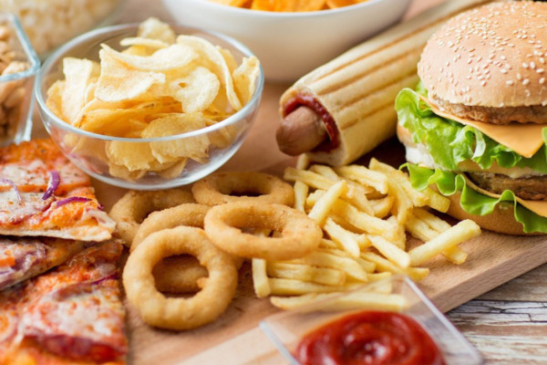 Các thực phẩm nên tránh (hoặc hạn chế) trong chế độ ăn kiêng ít carbs