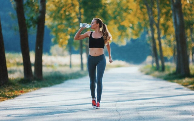 Đi bộ có thể giúp bạn giảm cân và mỡ bụng như thế nào
