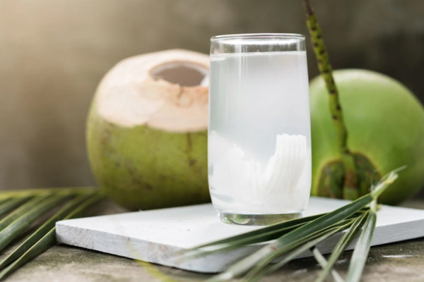 GIẢM CÂN CÓ ĐƯỢC UỐNG NƯỚC DỪA KHÔNG?