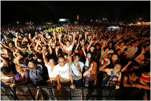 Hơn 200 nghệ sĩ biểu diễn tại Gió mùa 2015